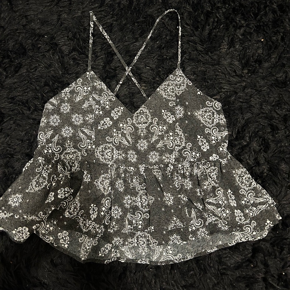 Black crop top!